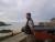 Gwen devant les remparts de Saint Malo