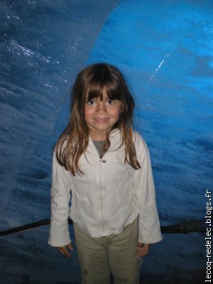 Dans la grotte de glace