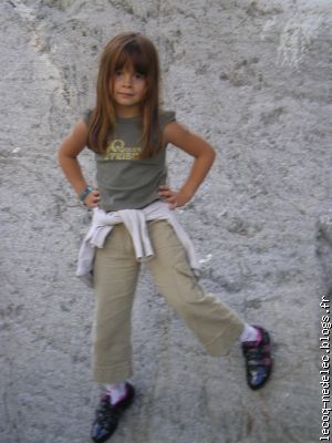 Anna joue les acrobates